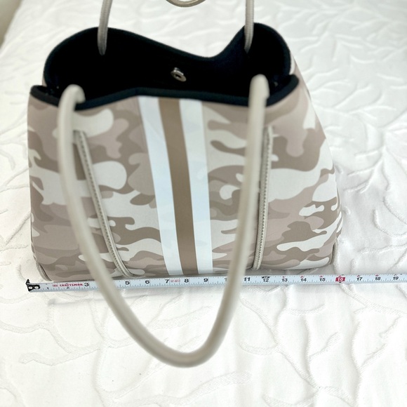 Haute Shore Neoprene Tote Cosmetic Eyeglass Wallet Wristlet Set Beach Lake - Picture 16 of 16